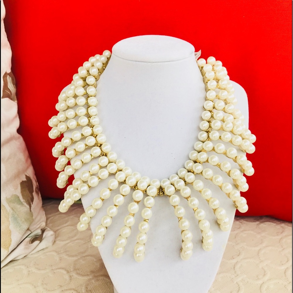 Gorgeous Costume Faux Pearl Necklace